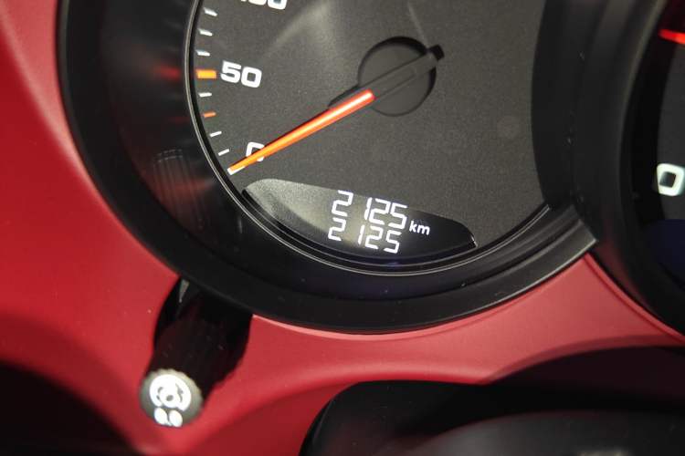 Used Porsche 718 2023 Cayman Style Edition 2.0T Odometer Close Up