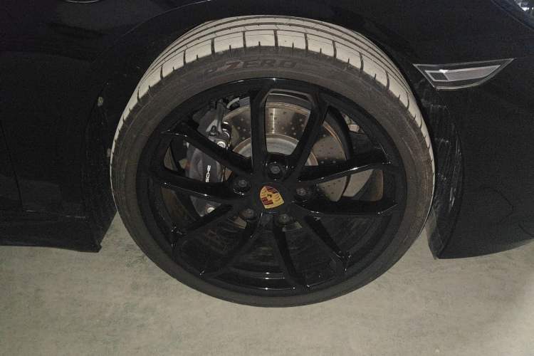 Used Porsche 718 2023 Cayman Style Edition 2.0T Right Front Wheel Hub