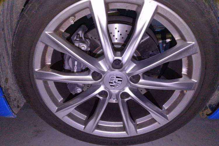 Used Porsche 718 2023 Boxster Style Edition 2.0T Right Front Wheel Hub