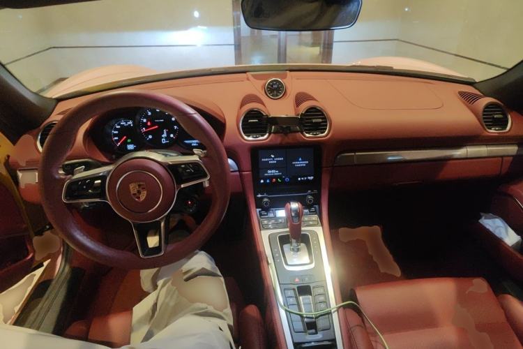 Used Porsche 718 2023 Boxster Style Edition 2.0T Center Console