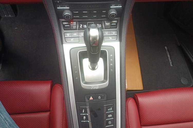 Used Porsche 718 2023 Cayman Style Edition 2.0T Gear Lever