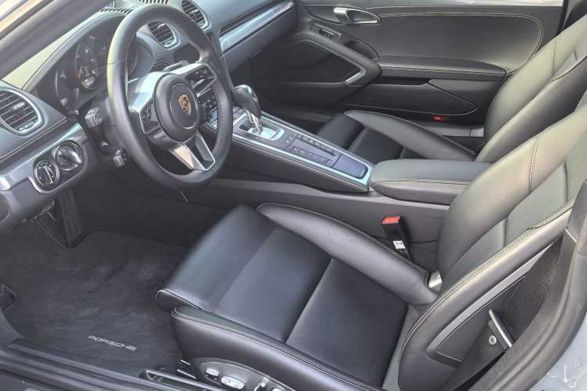 Used Porsche 718 2023 Cayman Style Edition 2.0T Interior 2