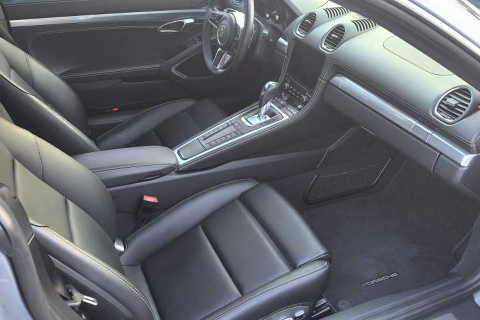 Used Porsche 718 2023 Cayman Style Edition 2.0T Interior 3