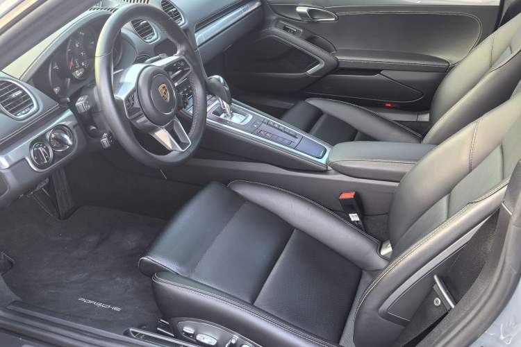 Used Porsche 718 2023 Cayman Style Edition 2.0T Left Front Seat
