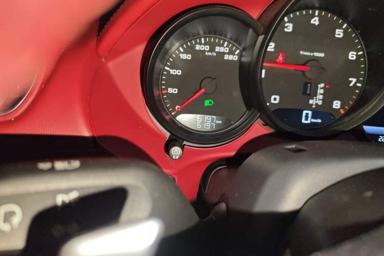 Used Porsche 718 2023 Boxster Style Edition 2.0T Odometer Close Up