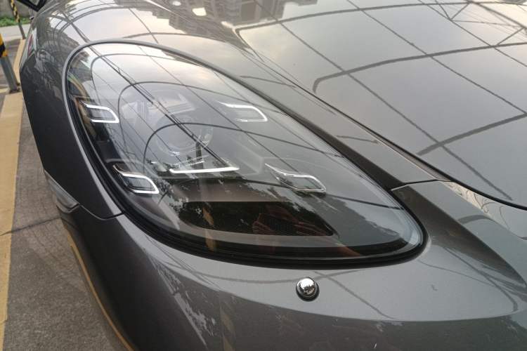Used Porsche 718 2023 Cayman Style Edition 2.0T Right Front Headlight
