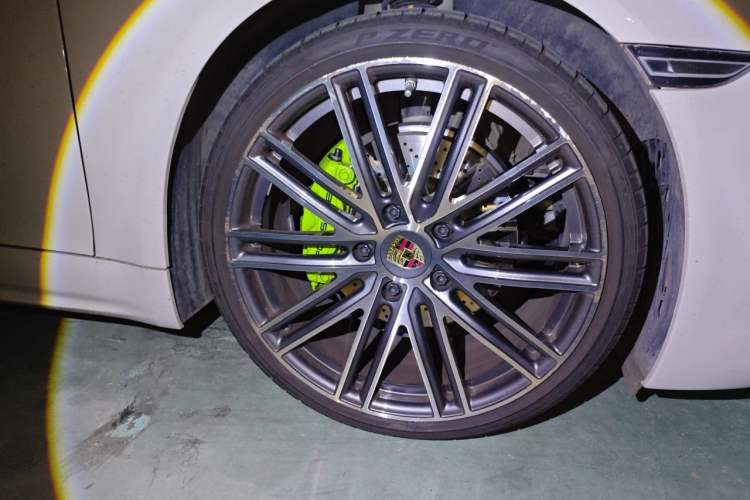 Used Porsche 718 2023 Boxster Style Edition 2.0T Right Front Wheel Hub