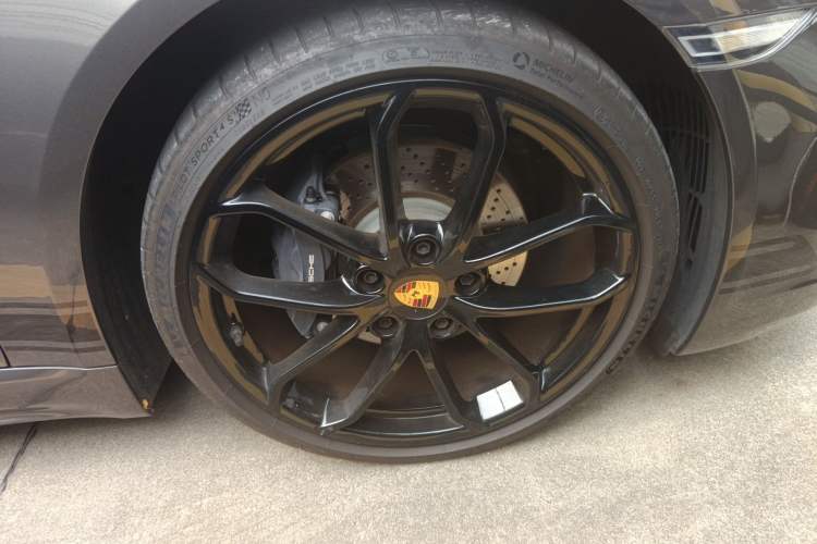 Used Porsche 718 2023 Cayman Style Edition 2.0T Right Front Wheel Hub