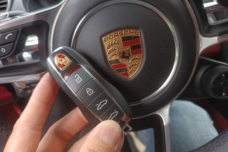 Used Porsche 718 2023 Cayman Style Edition 2.0T Vehicle Key
