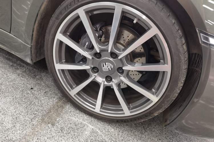 Used Porsche 718 2023 Boxster Style Edition 2.0T Right Front Wheel Hub