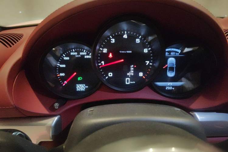 Used Porsche 718 2023 Boxster Style Edition 2.0T Odometer Close Up