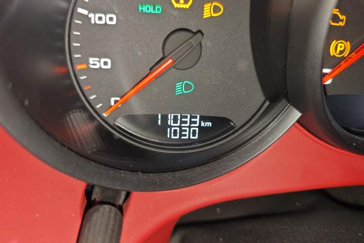 Used Porsche 718 2023 Boxster Style Edition 2.0T Odometer Close Up