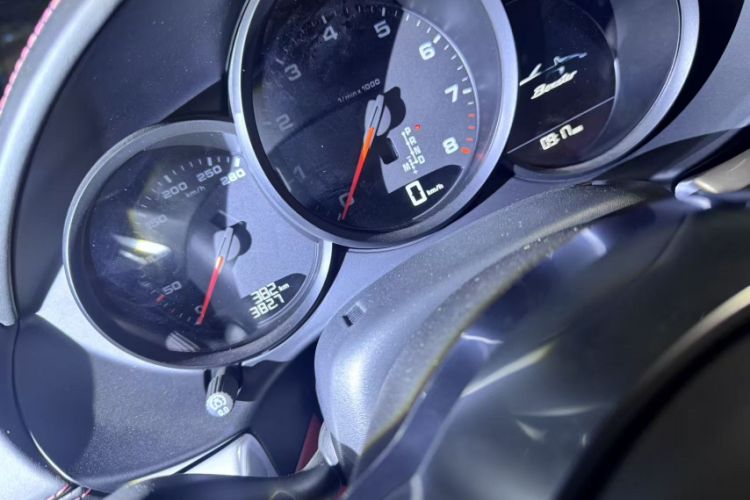 Used Porsche 718 2023 Boxster Style Edition 2.0T Odometer Close Up