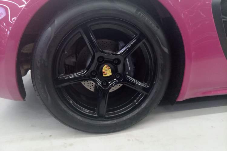 Used Porsche 718 2023 Boxster Style Edition 2.0T Right Rear Wheel Hub