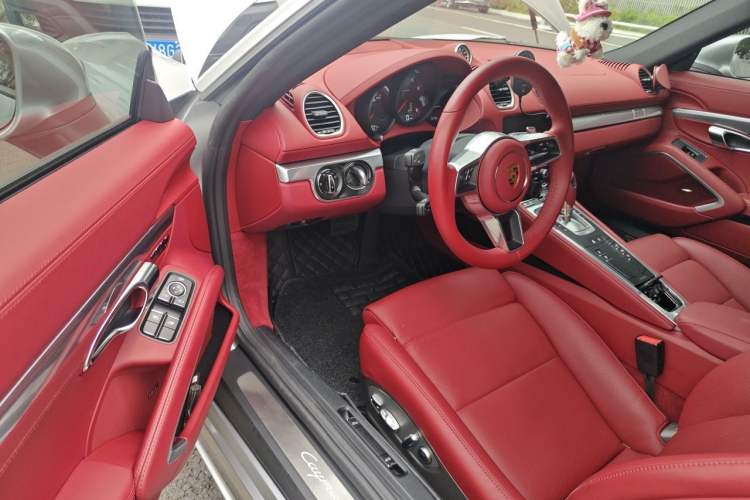 Used Porsche 718 2023 Cayman Style Edition 2.0T Driver Seat