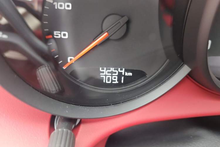 Used Porsche 718 2023 Cayman Style Edition 2.0T Odometer Close Up