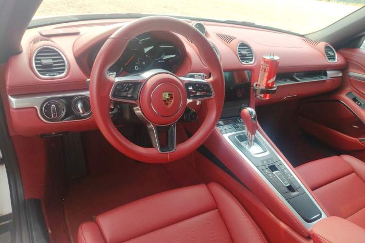 Used Porsche 718 2023 Boxster Style Edition 2.0T Center Console