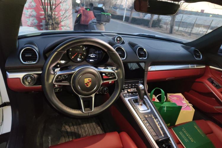 Used Porsche 718 2023 Boxster Style Edition 2.0T Center Console
