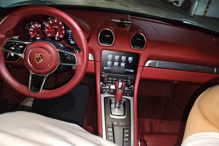 Used Porsche 718 2023 Cayman Style Edition 2.0T Center Console