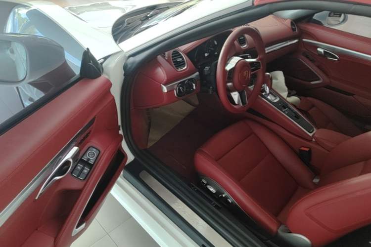 Used Porsche 718 2023 Boxster Style Edition 2.0T Driver Seat