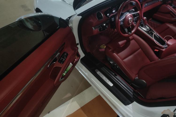 Used Porsche 718 2023 Cayman Style Edition 2.0T Driver Seat