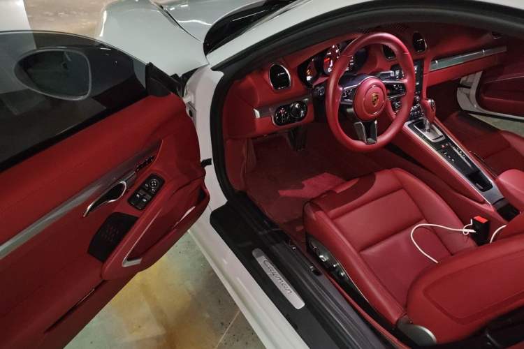 Used Porsche 718 2023 Cayman Style Edition 2.0T Driver Seat