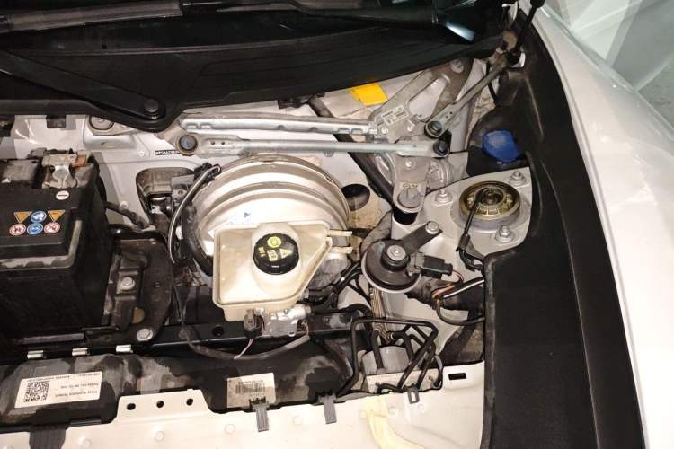 Used Porsche 718 2023 Cayman Style Edition 2.0T Engine Bay Left