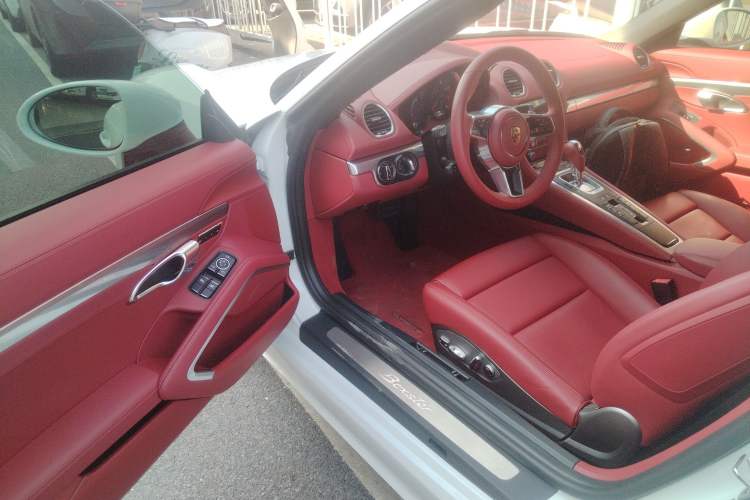 Used Porsche 718 2023 Boxster Style Edition 2.0T Interior 3