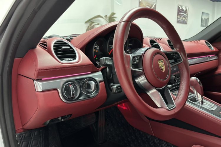 Used Porsche 718 2023 Cayman Style Edition 2.0T Interior 3