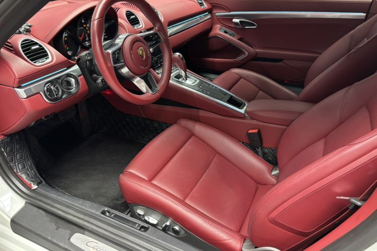 Used Porsche 718 2023 Cayman Style Edition 2.0T Interior 5