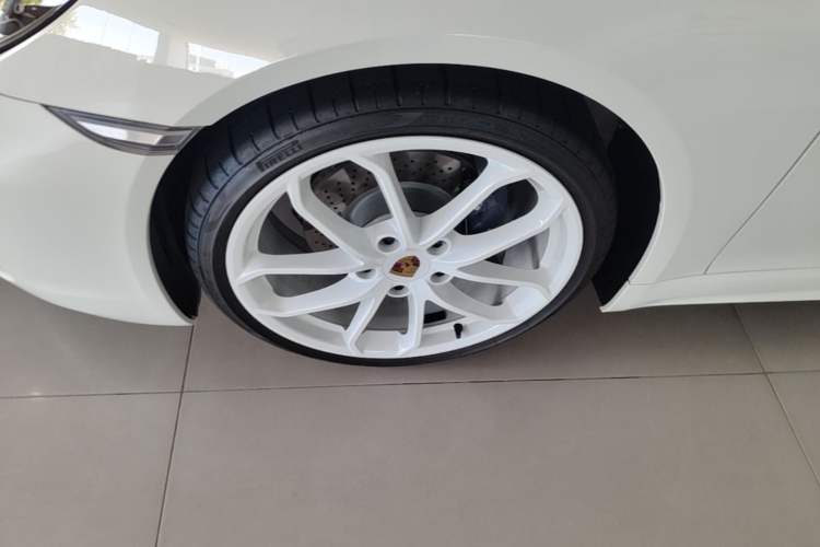 Used Porsche 718 2023 Boxster Style Edition 2.0T Left Front Wheel Hub