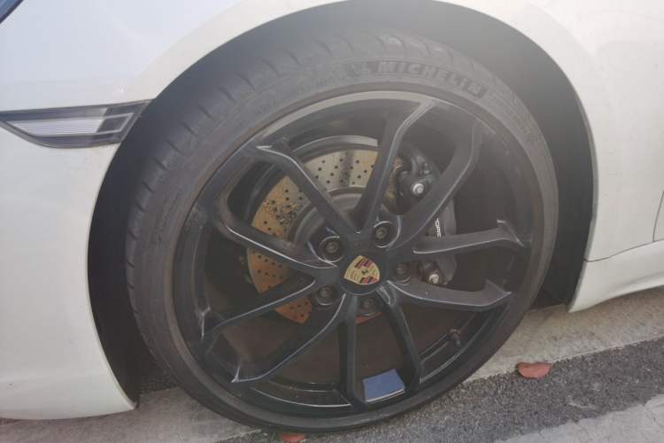 Used Porsche 718 2023 Boxster Style Edition 2.0T Left Front Wheel Hub