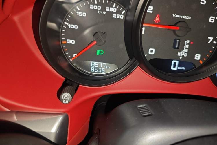 Used Porsche 718 2023 Cayman Style Edition 2.0T Odometer Close Up