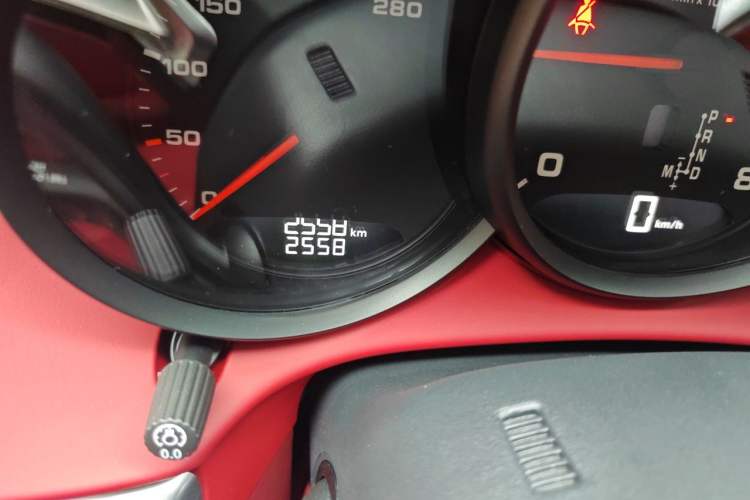 Used Porsche 718 2023 Boxster Style Edition 2.0T Odometer Close Up