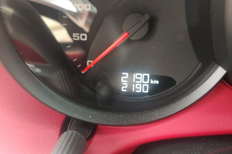 Used Porsche 718 2023 Boxster Style Edition 2.0T Odometer Close Up
