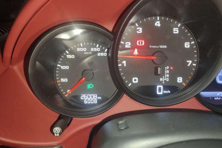 Used Porsche 718 2023 Cayman Style Edition 2.0T Odometer Close Up