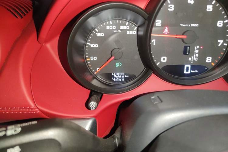 Used Porsche 718 2023 Boxster Style Edition 2.0T Odometer Close Up