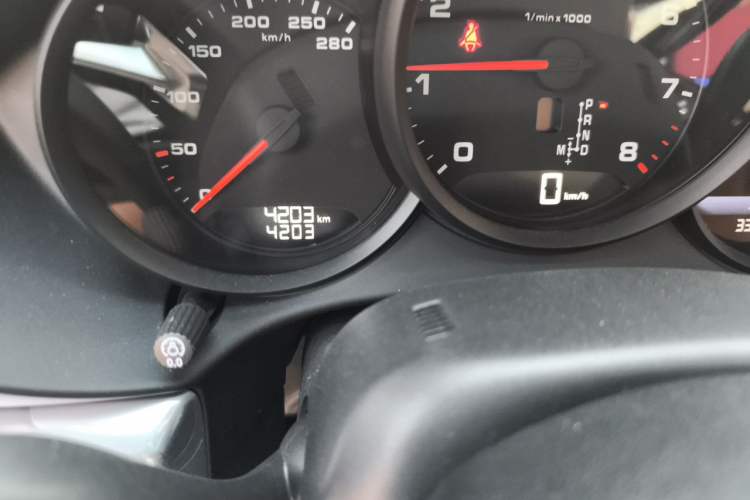Used Porsche 718 2023 Boxster Style Edition 2.0T Odometer Close Up