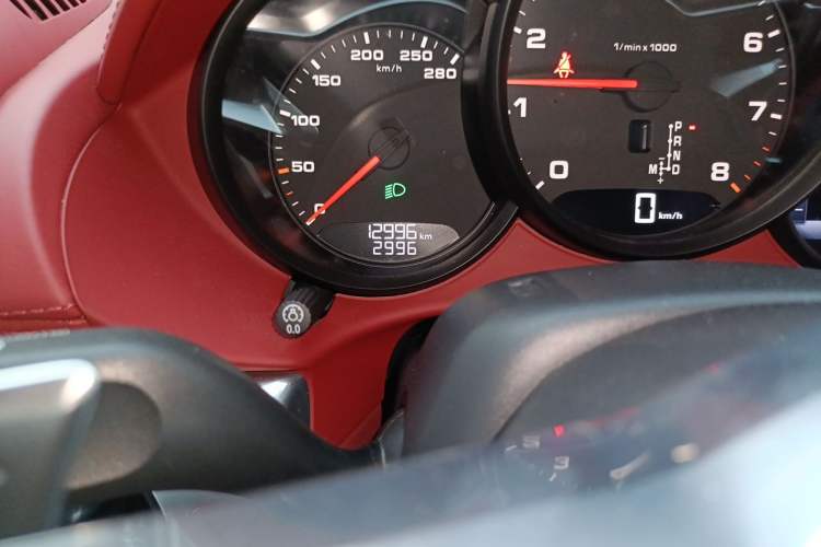 Used Porsche 718 2023 Cayman Style Edition 2.0T Odometer Close Up
