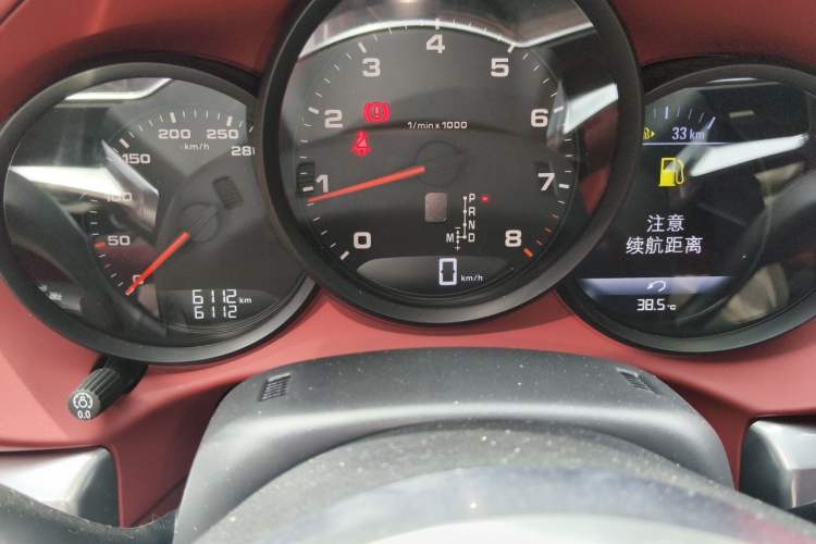 Used Porsche 718 2023 Boxster Style Edition 2.0T Odometer Close Up
