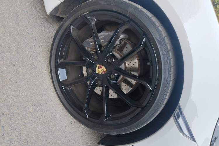 Used Porsche 718 2023 Boxster Style Edition 2.0T Right Front Wheel Hub