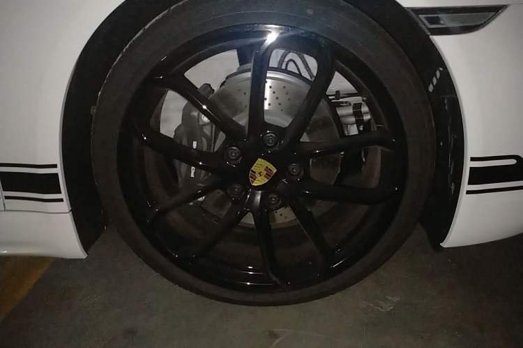 Used Porsche 718 2023 Boxster Style Edition 2.0T Right Front Wheel Hub