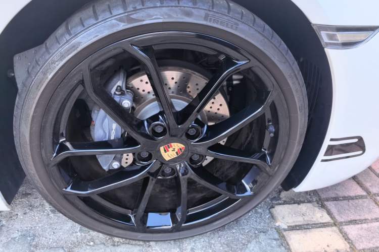 Used Porsche 718 2023 Boxster Style Edition 2.0T Right Front Wheel Hub