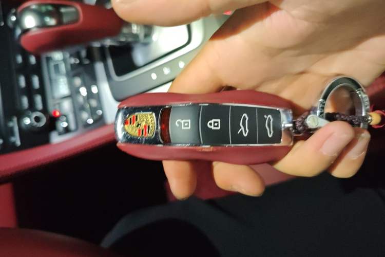 Used Porsche 718 2023 Cayman Style Edition 2.0T Vehicle Key
