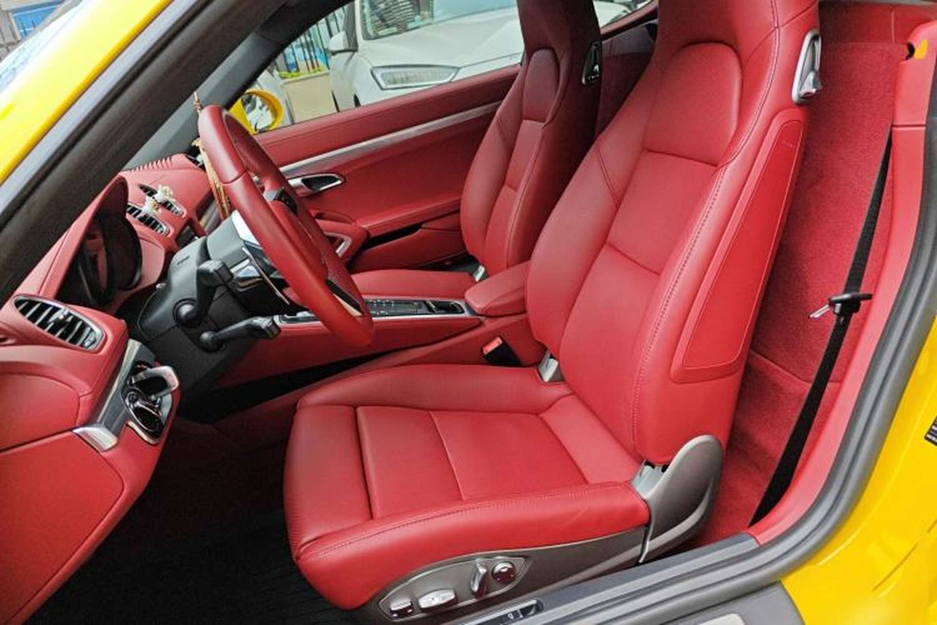 Used Porsche 718 2023 Cayman Style Edition 2.0T Left Front Seat