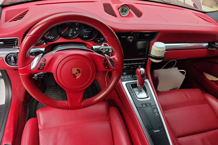 Used Porsche 911 2015 Carrera 4 3.4L Style Edition Interior 2