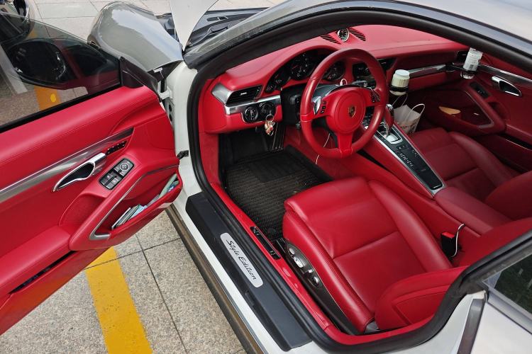 Used Porsche 911 2015 Carrera 4 3.4L Style Edition Interior 3