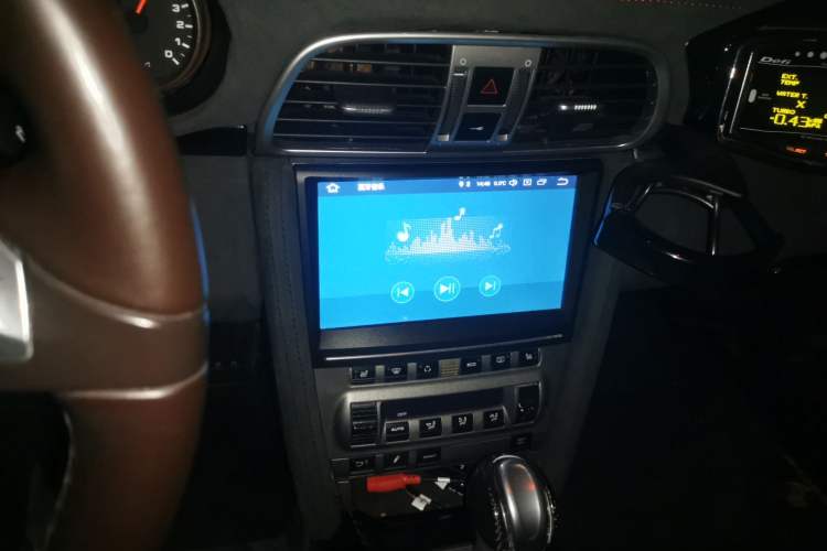 Used Porsche 911 2006 Carrera AT 3.6L Audio And AC Panel