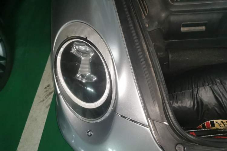 Used Porsche 911 2006 Carrera AT 3.6L Engine Bay Right