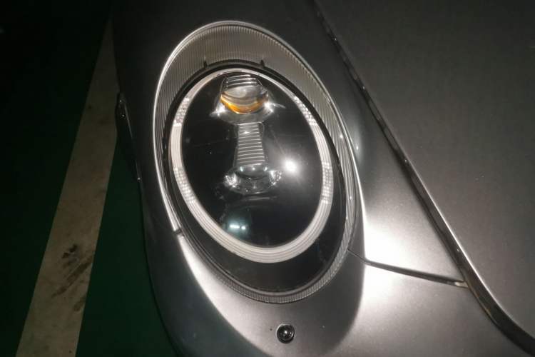 Used Porsche 911 2006 Carrera AT 3.6L Right Front Headlight